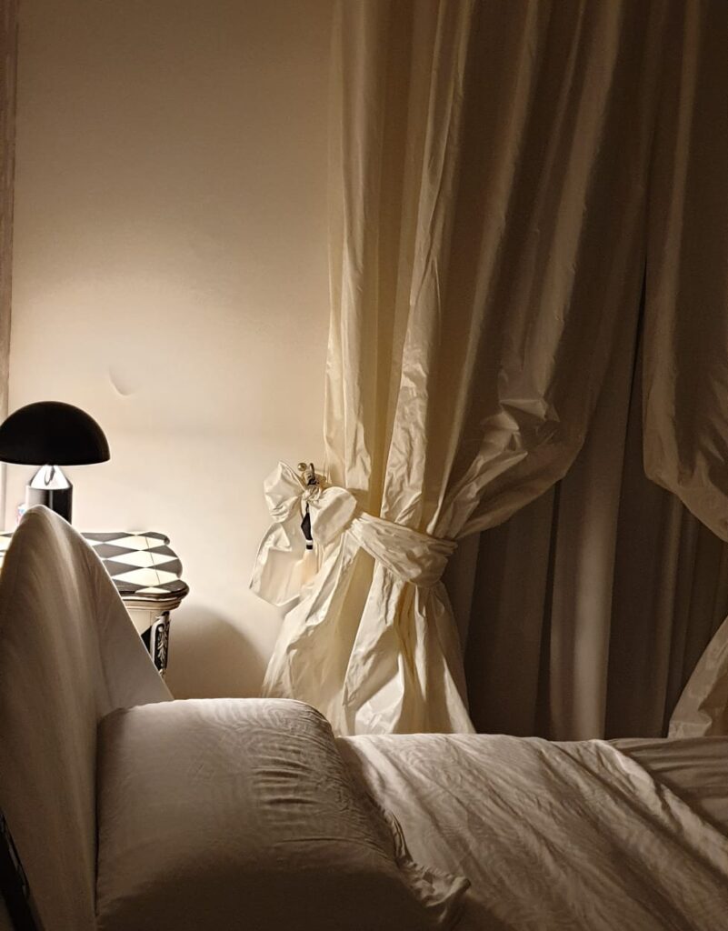 Tenda elegante bianca